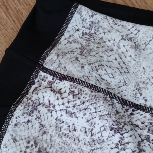 Ideology White Black Snakeskin Leggings Small - Picture 3 of 4